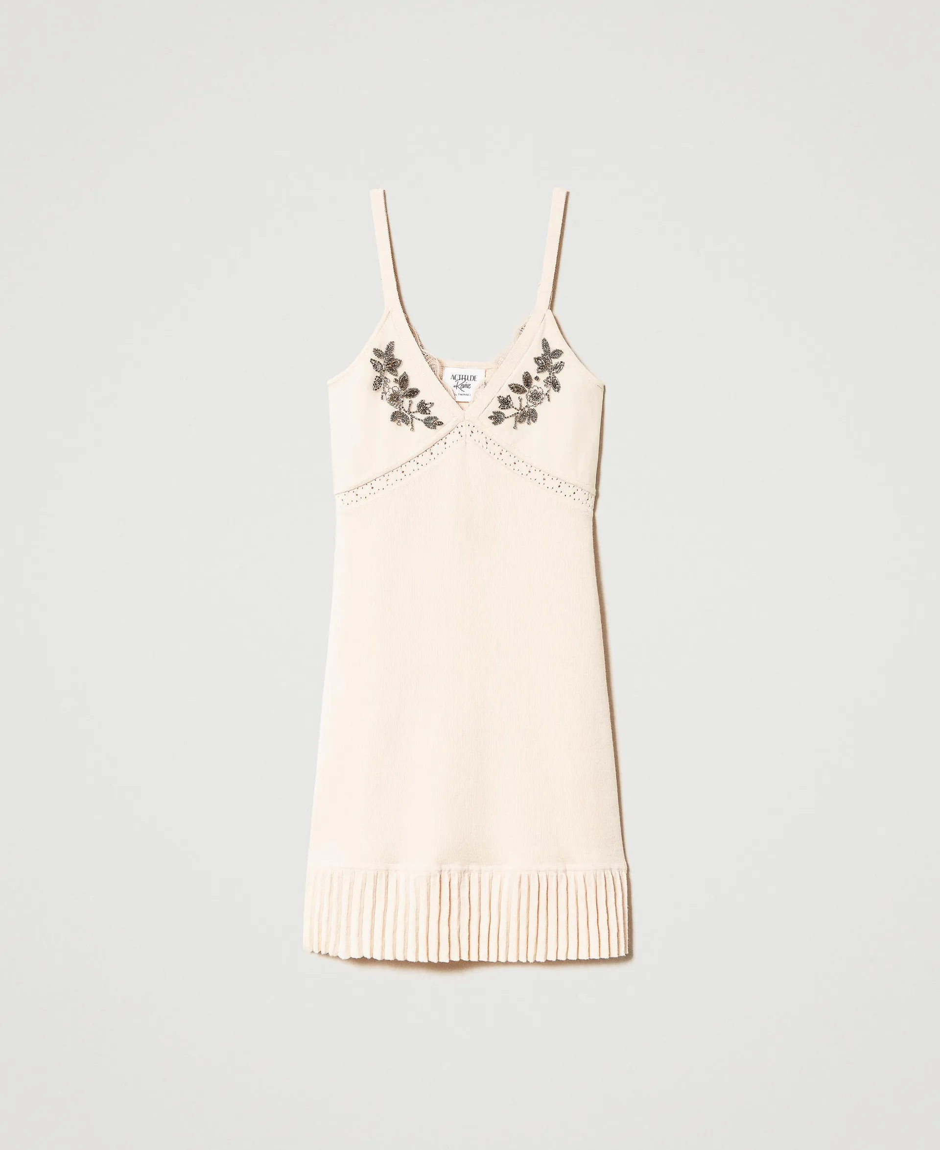 Vestido con tejido reciclado y tul bordado